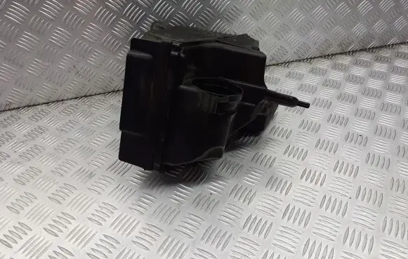 Renault Megane II Fuel filter housing 8200261780B