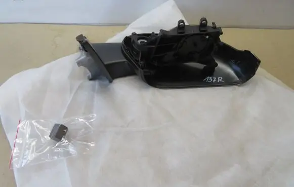 BMW X1 U11 Front door wing mirror part 212876612