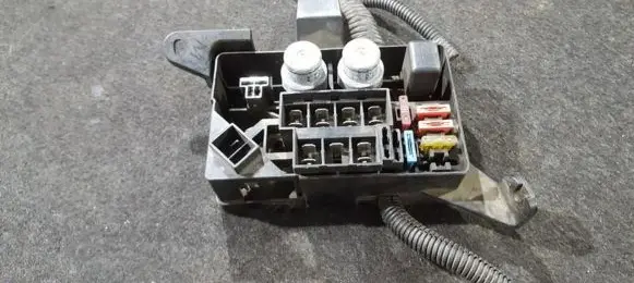Mitsubishi Pajero Fuse box set mb183865