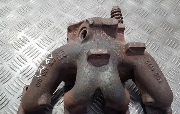 Opel Corsa B Exhaust manifold r90400043