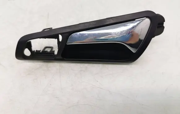 Volkswagen PASSAT B6 Front door interior handle 3C1837113D CZVG5 PA6GF30