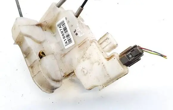 Subaru Legacy Front door lock