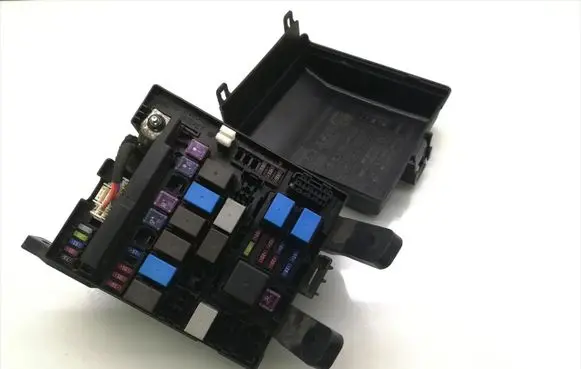 Hyundai ix35 Fuse module 91950-2S010 20100219