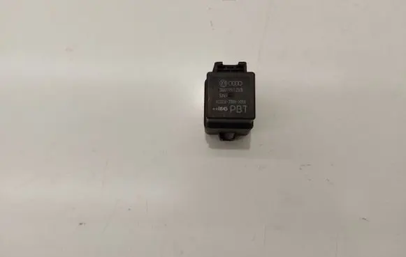 Volkswagen PASSAT B6 Other relay 3B0951253