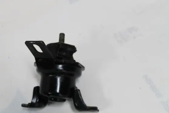 Mitsubishi Outlander Engine mount bracket
