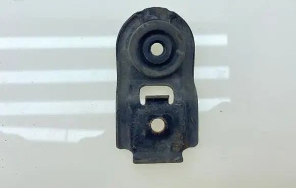 Radiator mount bracket
