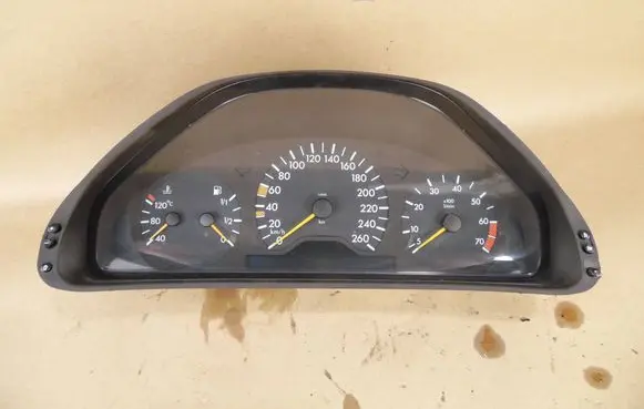 Mercedes-Benz CLK A208 C208 Speedometer (instrument cluster) 2085400511 110008738015