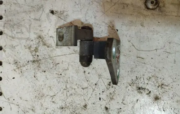 Volkswagen PASSAT CC Front door upper hinge 