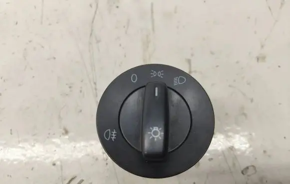 Volkswagen PASSAT B6 Light switch 1K0941431AH