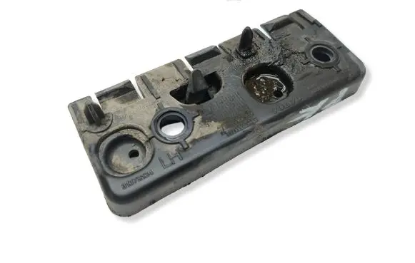 Volvo XC90 Fender mounting bracket 31378134