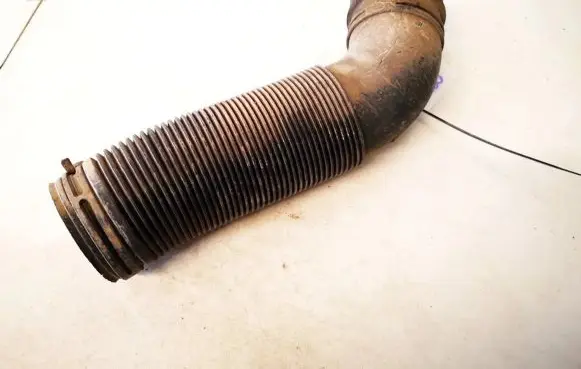 Volkswagen PASSAT B4 Air intake hose/pipe