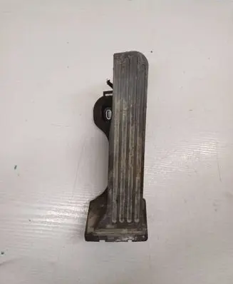 Volkswagen Touran I Accelerator throttle pedal 1T1721503H 6PV00868900