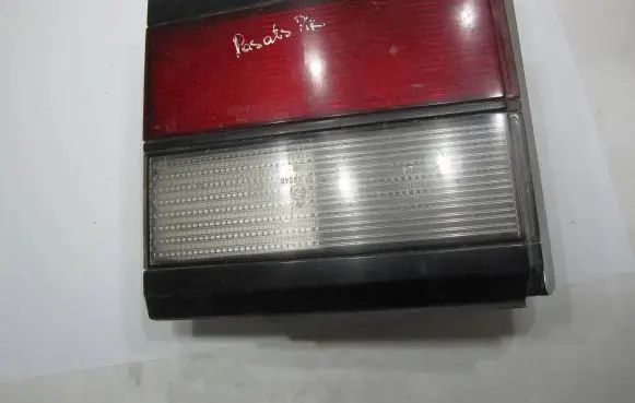 Volkswagen PASSAT B3 Tailgate rear/tail lights 333945108