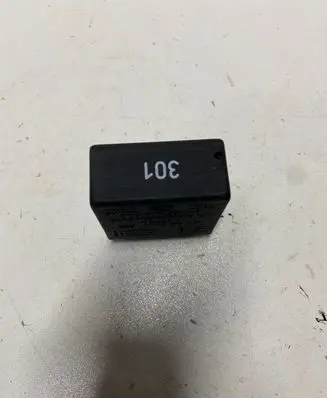 Audi A4 S4 B5 8D Other relay 4A0919471 5KG00656800 K10S03