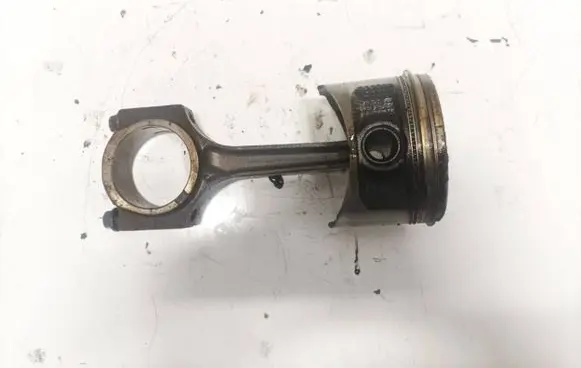 Chrysler Stratus Piston with connecting rod