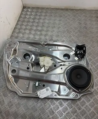 Mercedes-Benz C W204 Front door window regulator with motor 981692105