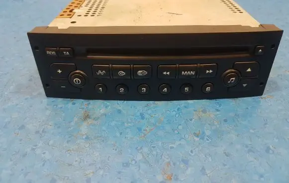 Peugeot 1007 Radio/GPS head unit trim 96599990XT