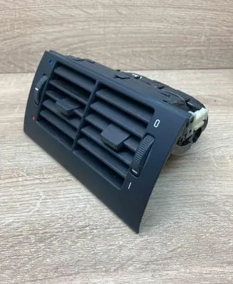 BMW 5 E39 Dash center air vent grill 8376150