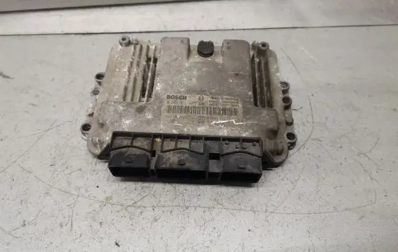 Nissan Primera Engine control unit/module 0281011645 23710AW323