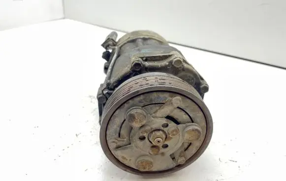 Volkswagen Golf IV Air conditioning (A/C) compressor (pump) 1J0820803F
