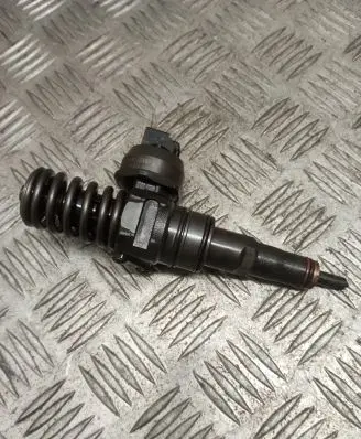 Skoda Octavia Mk2 (1Z) Fuel injector 038130073AG