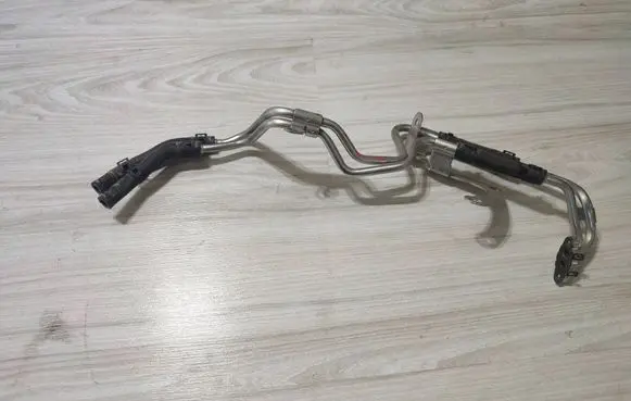 Skoda Scala Coolant pipe/hose 04C121497G