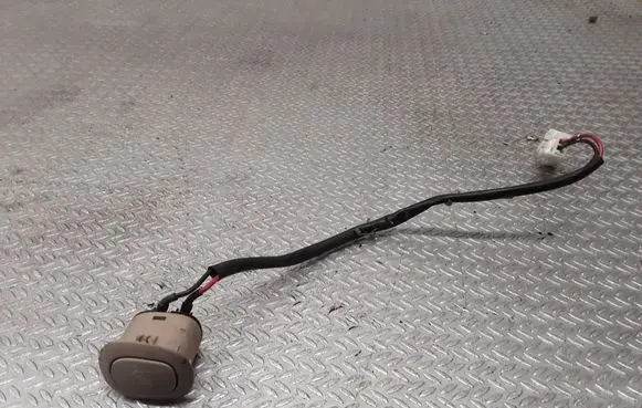 KIA Carens II Fuel tank opening switch 935901D000