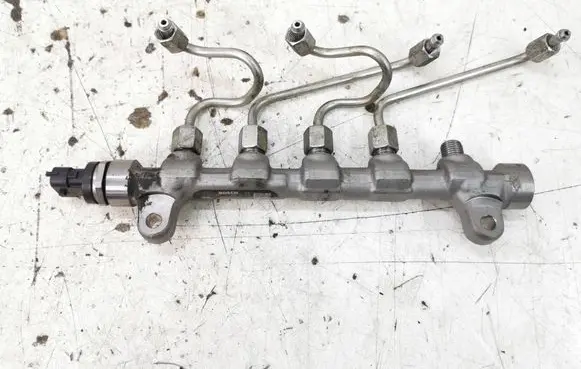 Hyundai ix35 Fuel main line pipe 314002A420