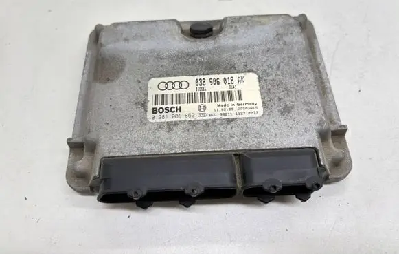 Audi A3 S3 8L Engine control unit/module 038906018AK 0281001852