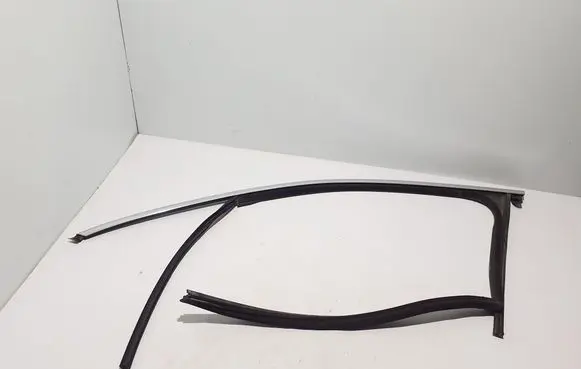 Porsche Cayenne (9Y0 9Y3) Front door rubber seal 9Y0837431A