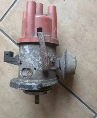 Volkswagen Golf III Spark distributor 030905205a 0237021043 Z415