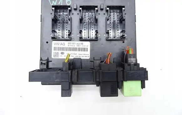 Audi A1 Comfort/convenience module 8X0907063AB