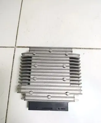 Tesla Model X Sound amplifier 100483310A 100035000109