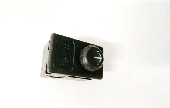 Nissan Pathfinder R51 Wing mirror switch