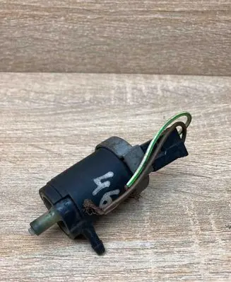 Peugeot 406 Windscreen/windshield washer pump WithPlug