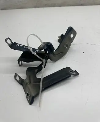 BMW 4 F36 Gran coupe Fender mounting bracket 7255821