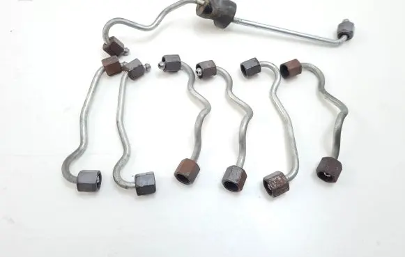 Fuel injector supply line/pipe