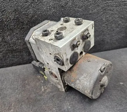 Audi A6 S6 C5 4B ABS Pump 8E0614111AP