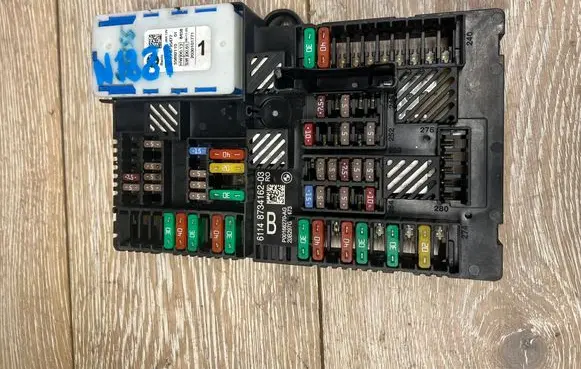 BMW 3 G20 G21 Fuse module 8734162