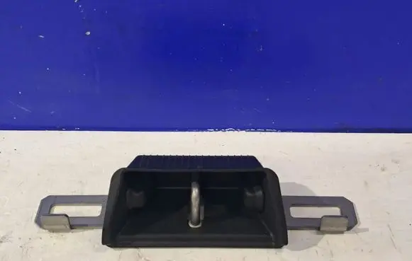 Polestar 2 Rear door lock loop/hook striker 32239635