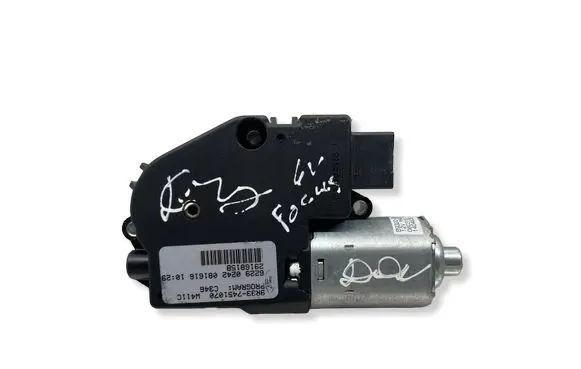 Ford Focus Sunroof motor/actuator 9R337451070