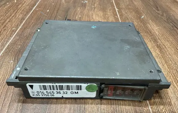 Mercedes-Benz S W140 Engine control unit/module 0145453632