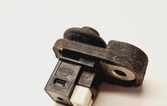 Nissan Qashqai Rear door sensor 
