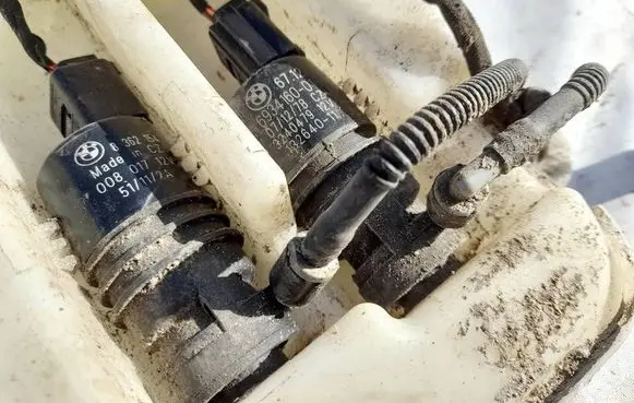 BMW 5 F10 F11 Windscreen/windshield washer pump 67126934160 6934160