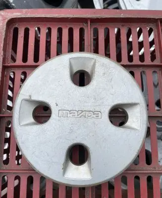 Mazda 323 Original wheel cap 6778