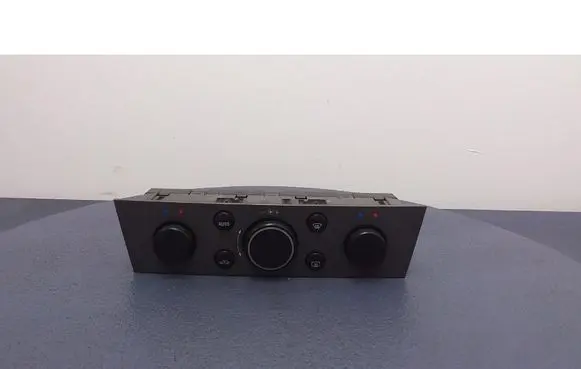 Opel Vectra C Climate control unit 13131021