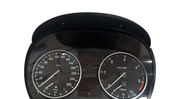 Speedometer (instrument cluster)