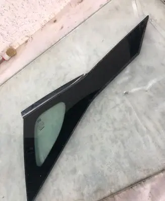 Nissan Qashqai J12 Rear side window 43r00049