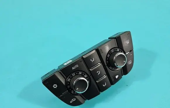 Opel Astra J Climate control/heater control trim 13360105 IMPRK1570583