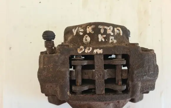 Opel Vectra B Rear brake caliper